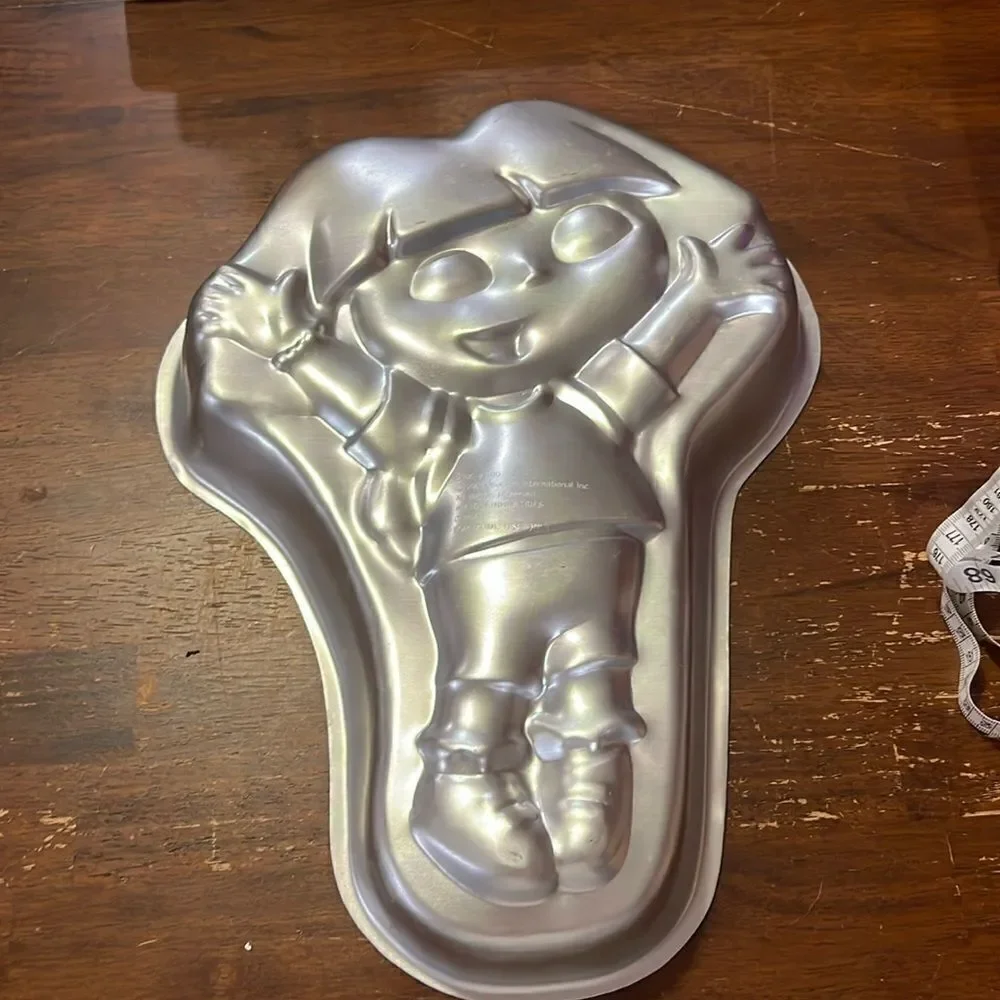 Wilton Cake Pan 2003 Dora the Explorer